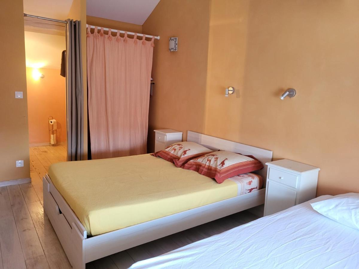 Le Clos Des Figuiers - 3 Gites De Caractere Duravel ภายนอก รูปภาพ