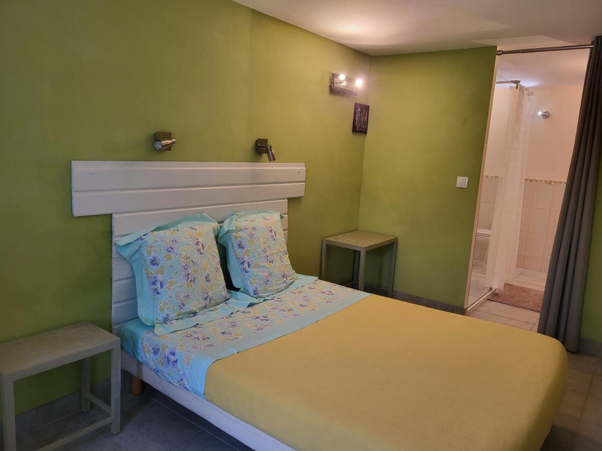 Le Clos Des Figuiers - 3 Gites De Caractere Duravel ภายนอก รูปภาพ